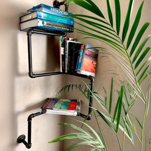 RAW58 Sebastian bogreol til væg i sort Bogreol RAW58