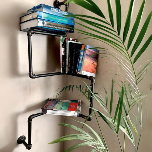 RAW58 Sebastian bogreol til væg i sort Bogreol RAW58