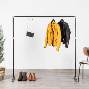 Tøjstativ EMMA sort med messing | Bestil på specialmål