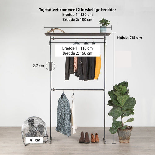 Vandrør tøjstativ med hylde som kan bruges som pynte, eller tøjhylde. Lavet i galvaniseret vvs rør som er utrolig holdbare og passer ind i enhver boligstil fra rustik indretning eller til at ramme en fed new yorker stil